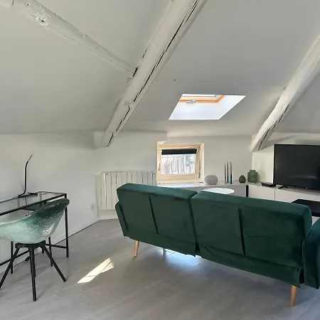 Le Petit Charles Szálloda